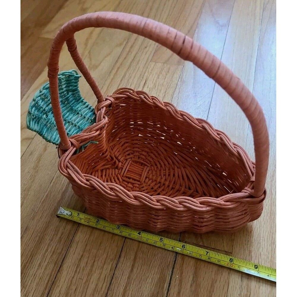 Wicker Carrot BASKET* Carrot Shape ORANGE GREEN *Vtg* MCM* Rare* Cute! - Picture 2 of 14